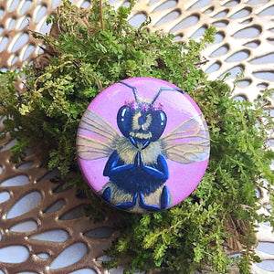 Bee Thankful - Red Clover Button